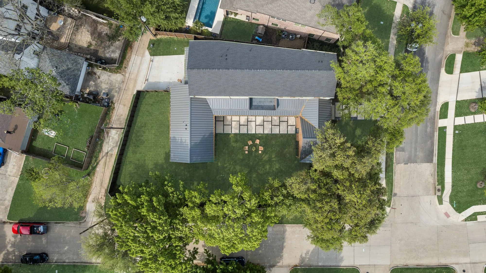 4103 Saranac: house and yard seen from directly above