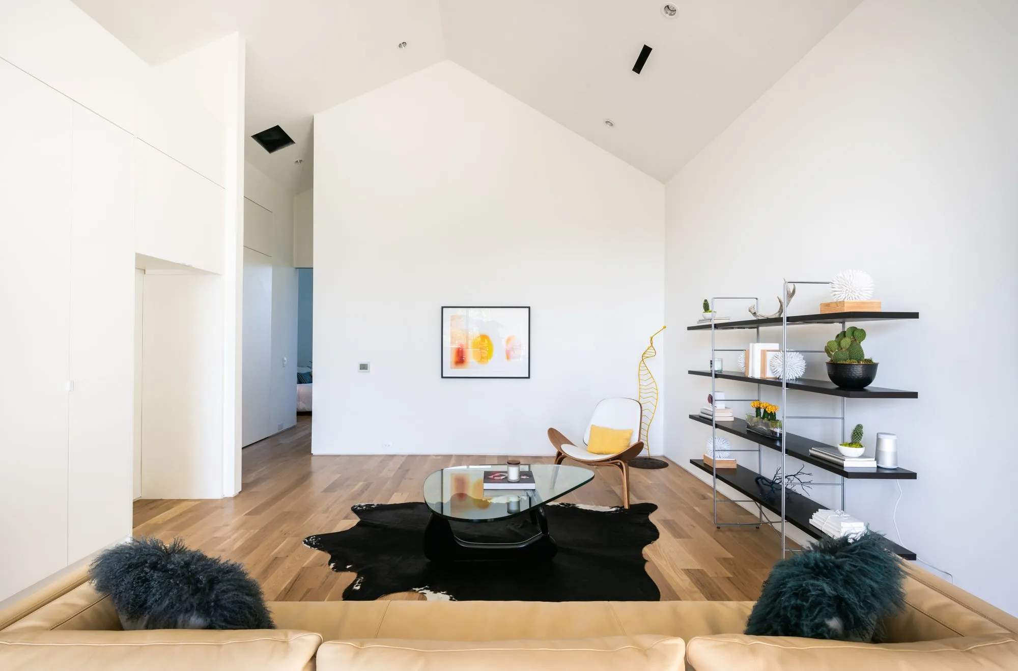 4401 Scurry Street: living area with open shelving