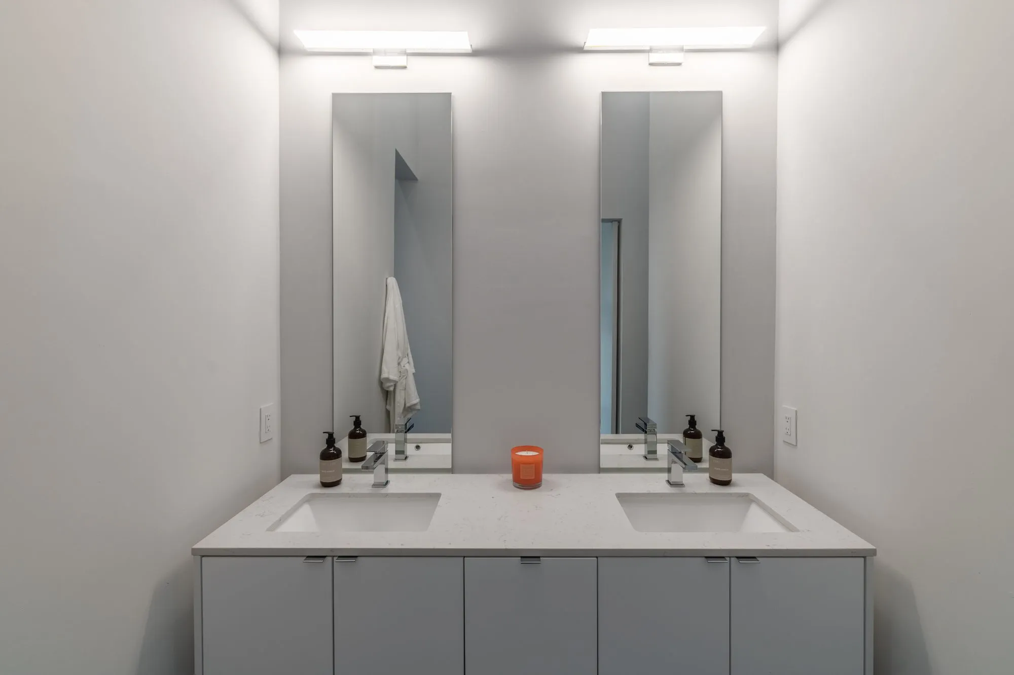 3805 Eaton Drive: double vanity with tall mirrors