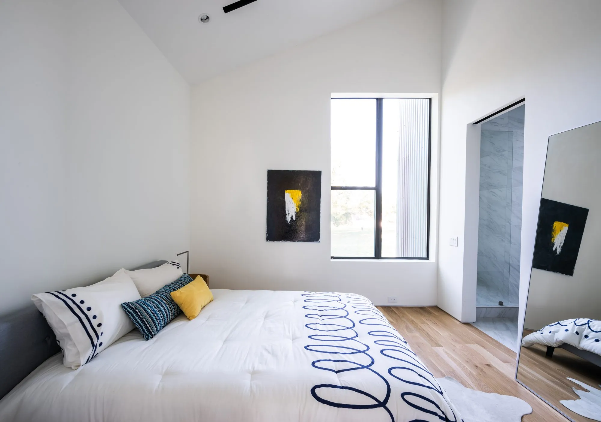 4401 Scurry Street: bedroom with a vaulted ceiling