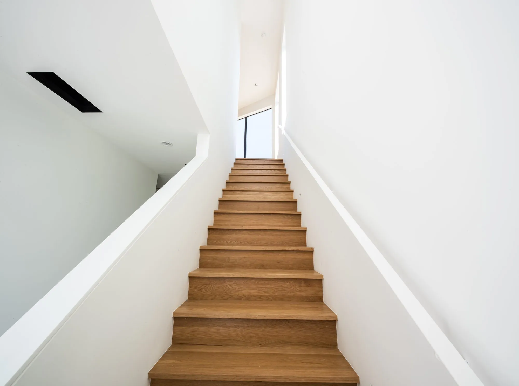 4401 Scurry Street: oak staircase